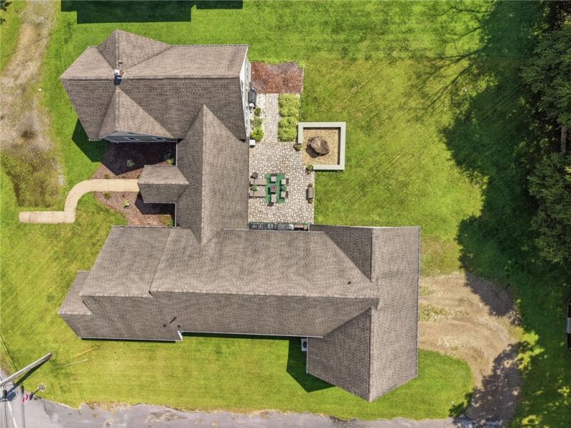 690 Main Street — photo 3