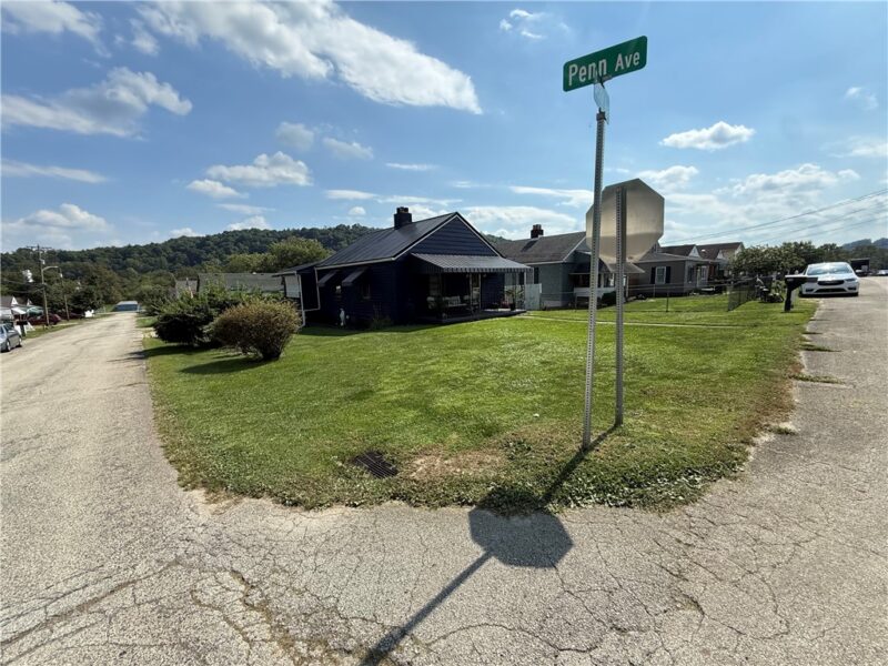 58 Berry Avenue — photo 2