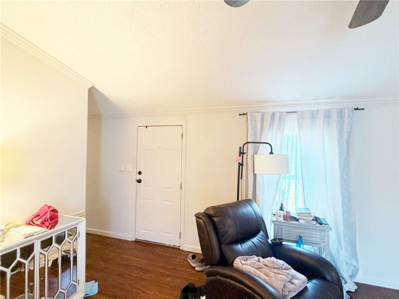 316 Cypress Ave — photo 2