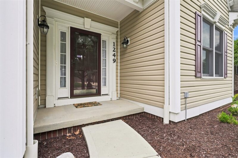 1249 Snee Dr — photo 3
