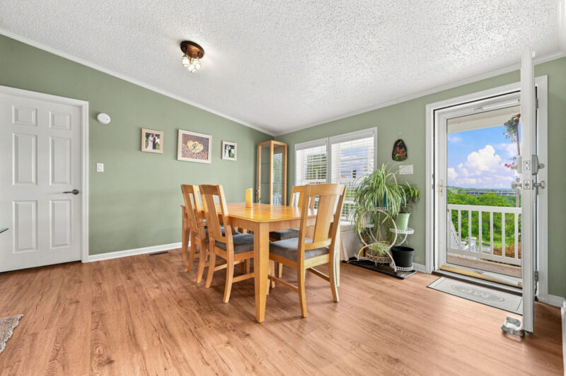 1251 McEwen AVENUE — photo 6