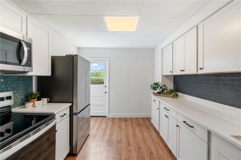 702 E 19th Ave — photo 3
