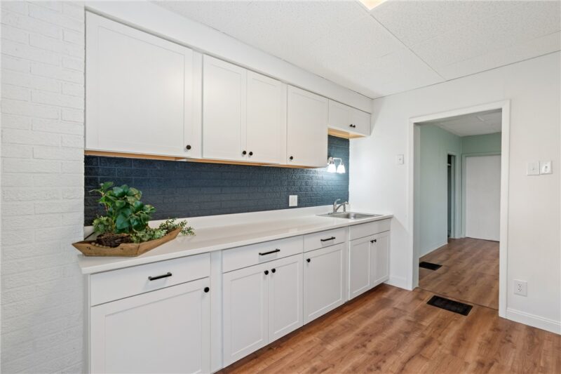 702 E 19th Ave — photo 4
