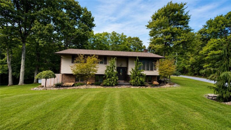 221 Medical Center Rd — photo 2