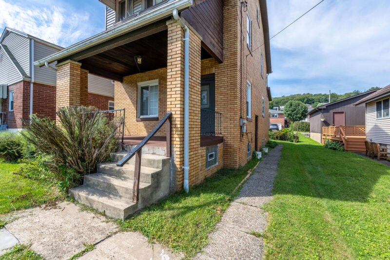 1720 Tyler STREET — photo 3