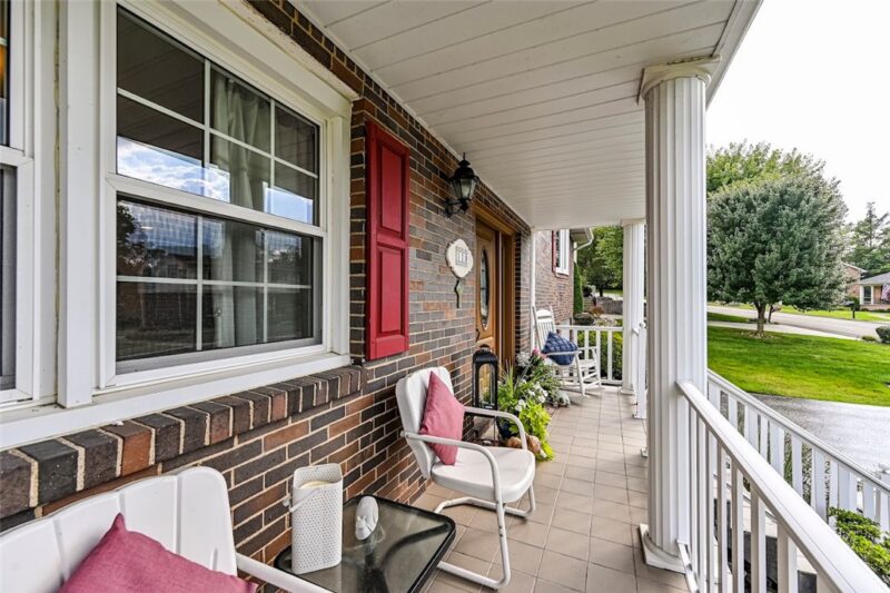 110 Stonybrook — photo 3