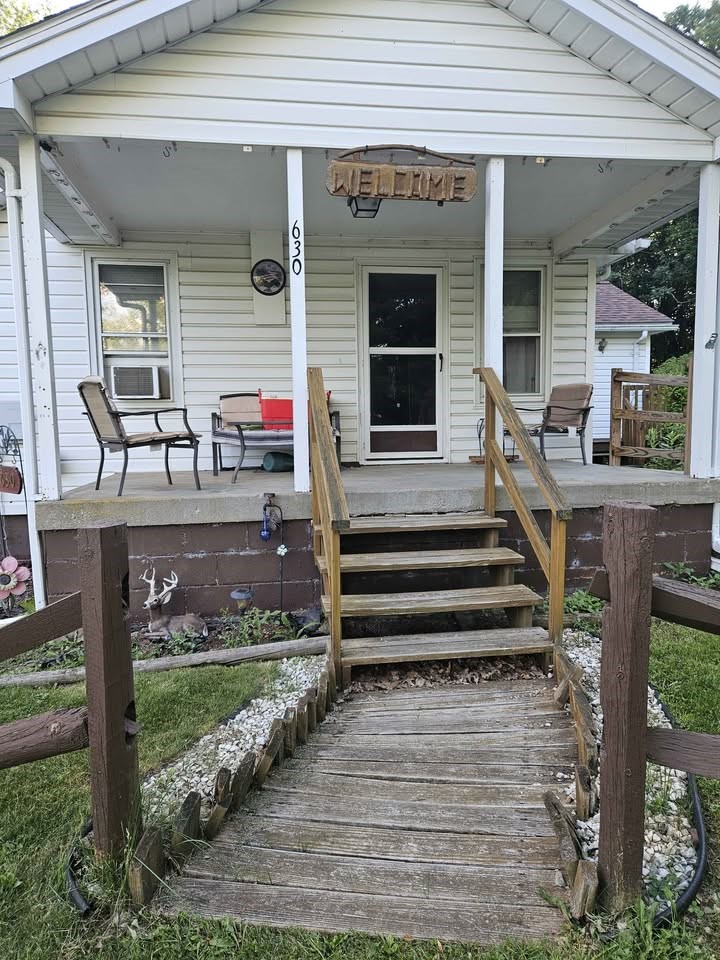 630 Railroad Street 630 Railroad Street — photo 2