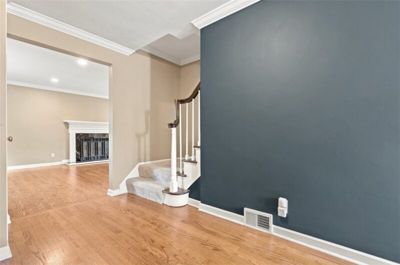 809 White Oak Cir — photo 3