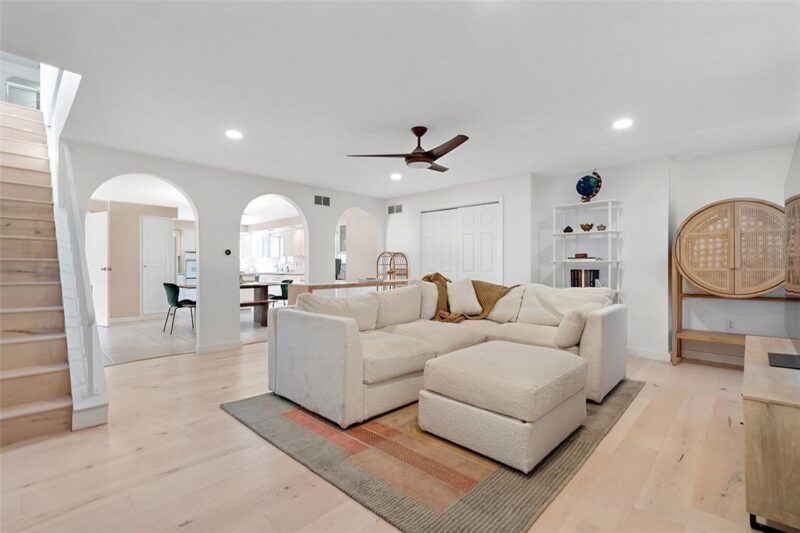 2121 Magnolia St — photo 3