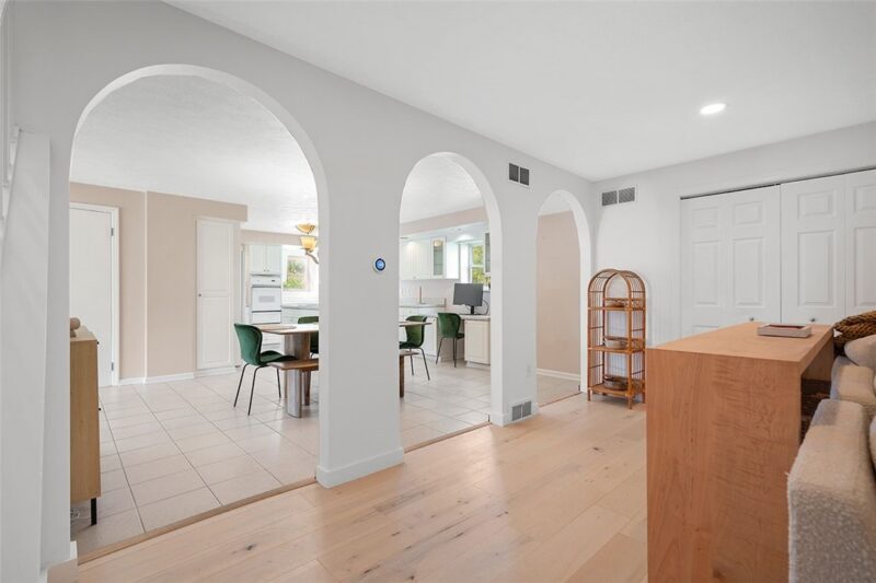 2121 Magnolia St — photo 4