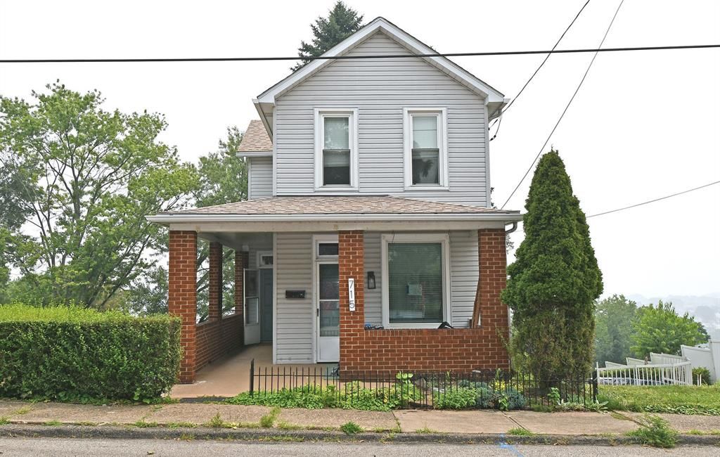 715 Burbridge STREET — photo 1