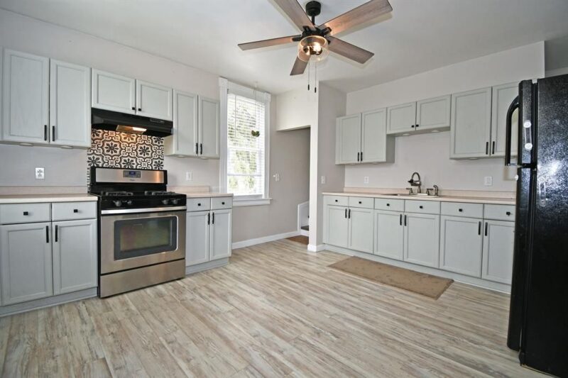 715 Burbridge STREET — photo 2