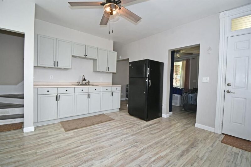 715 Burbridge STREET — photo 4