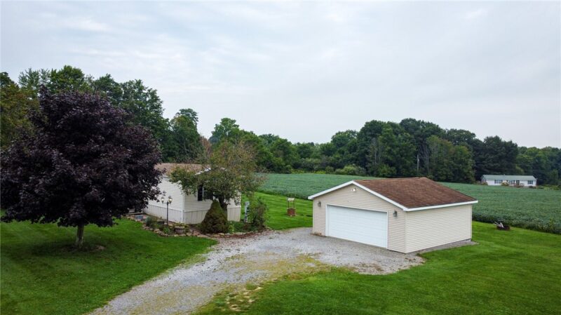 303 Eau Claire Rd — photo 2