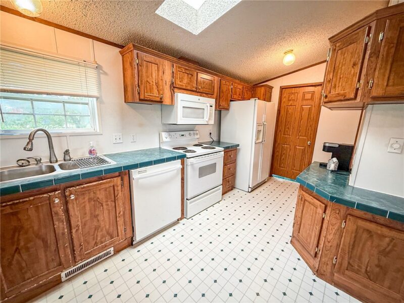 303 Eau Claire Rd — photo 8