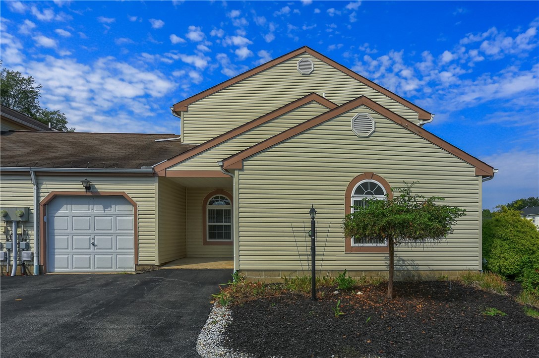 236 Huckleberry Court — photo 1