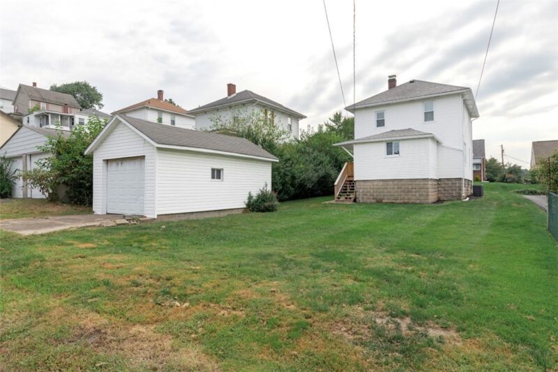 1630 Elm St — photo 4
