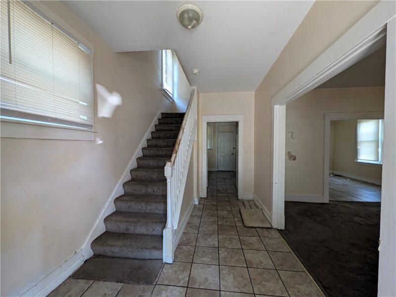 929 Summit Avenue — photo 2