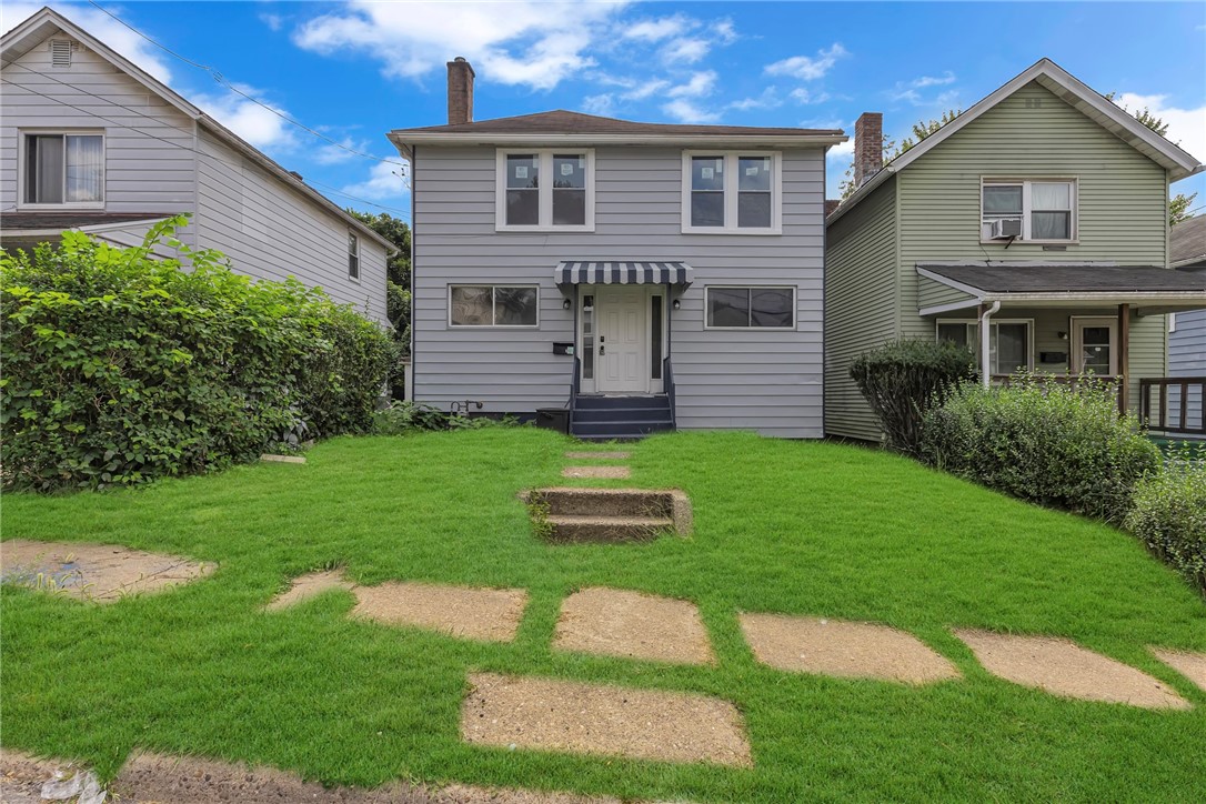 719 Grove St — photo 1