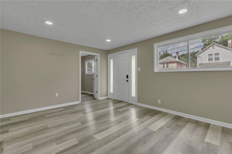 719 Grove St — photo 3