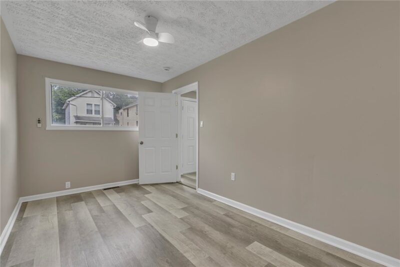 719 Grove St — photo 8