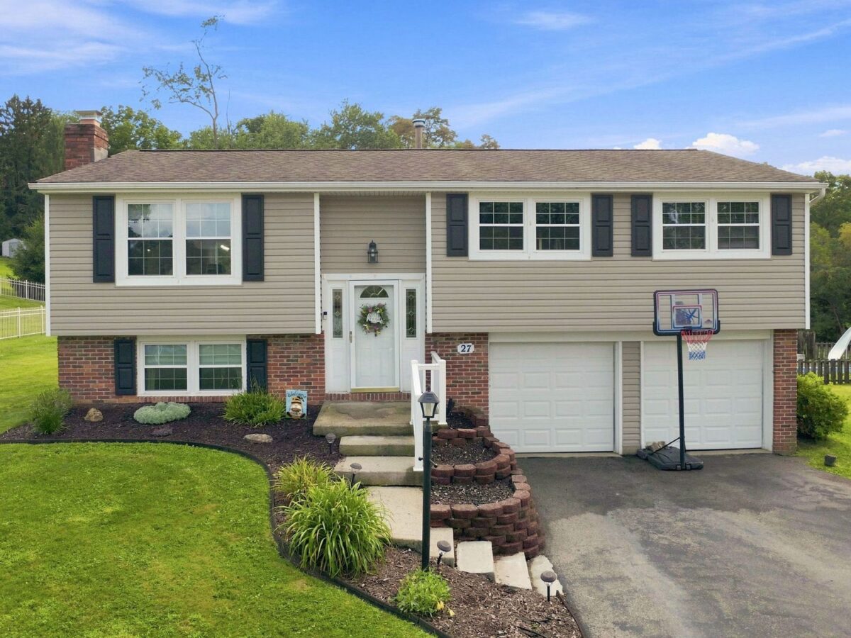 27 Pheasant Run Drive — photo 1