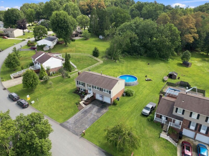 27 Pheasant Run Drive — photo 2