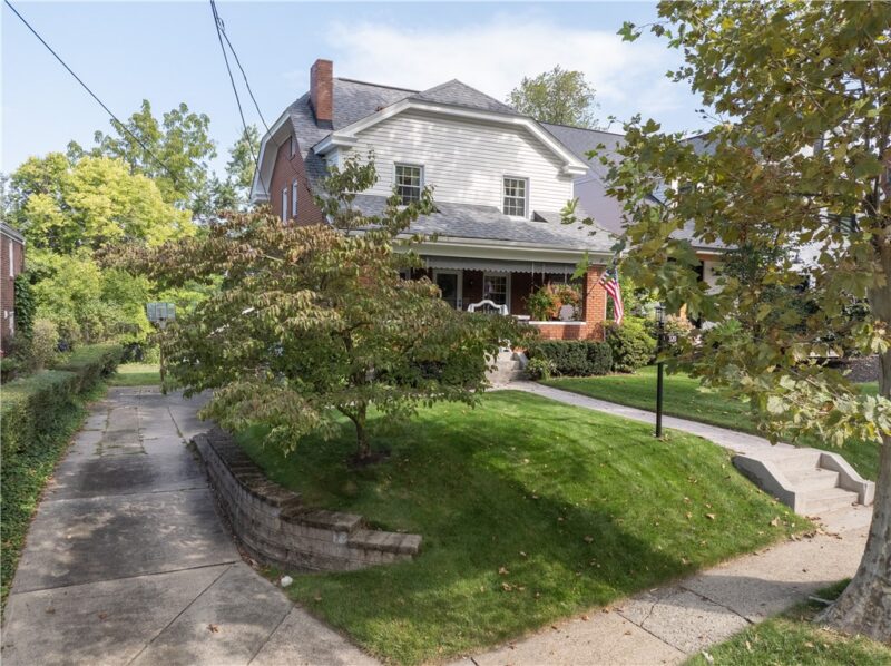 320 Morrison Dr. — photo 2