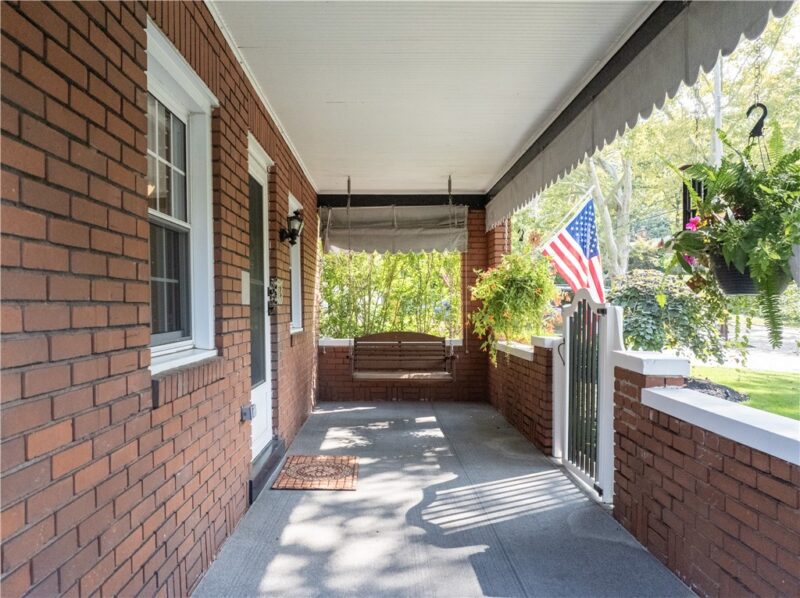 320 Morrison Dr. — photo 4