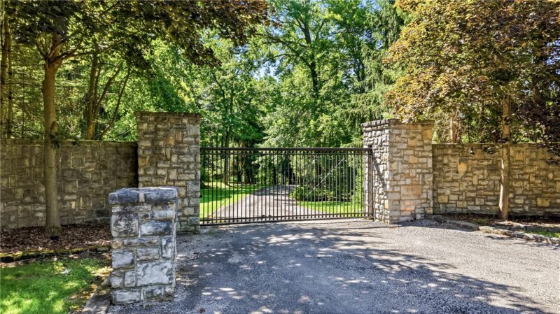 1700 Forker Blvd — photo 3