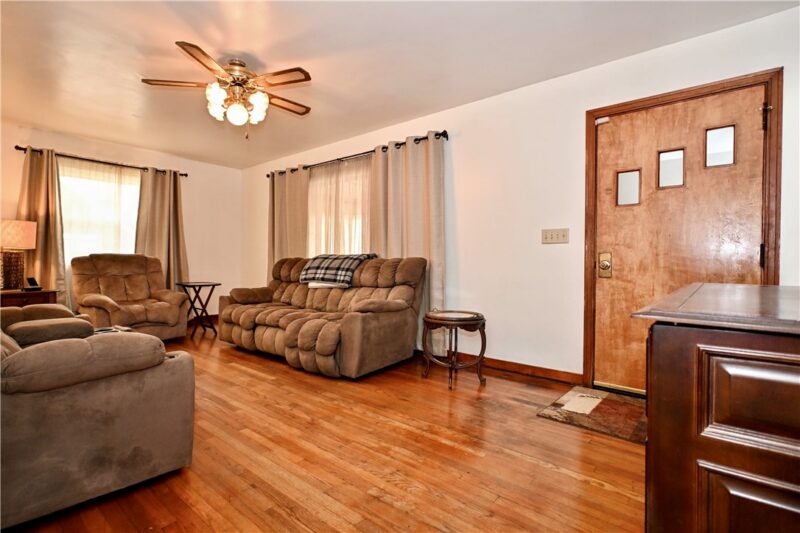 210 4th Ave — photo 5