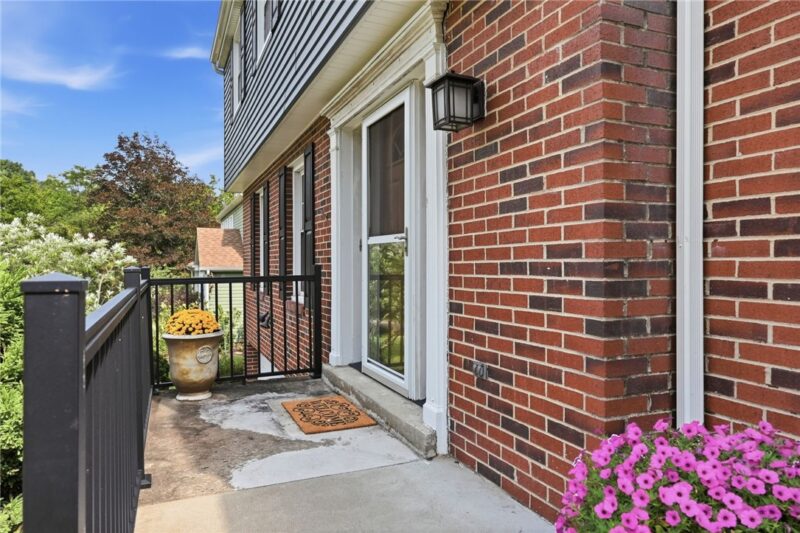 4650 Hidden Pond Dr — photo 4