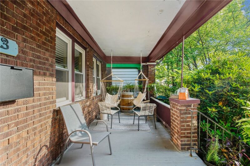 533 Peebles St — photo 3