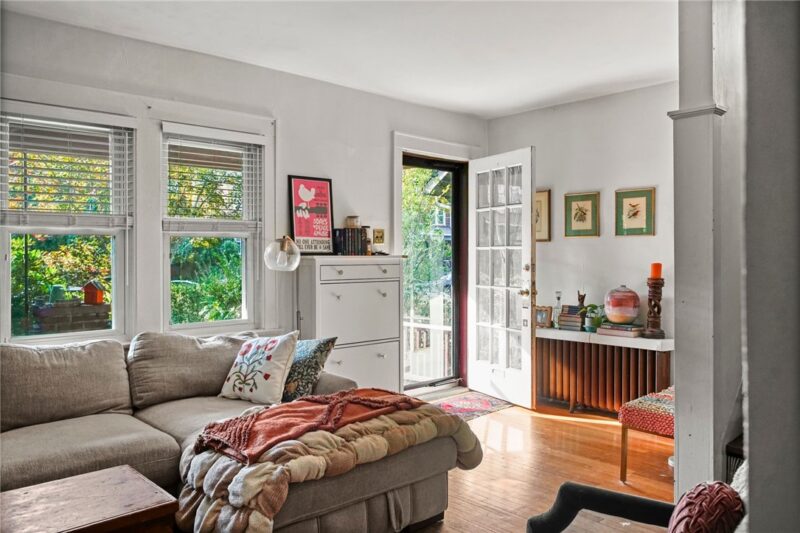 533 Peebles St — photo 8