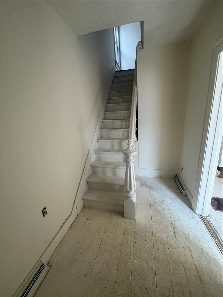 801 Chess St — photo 2
