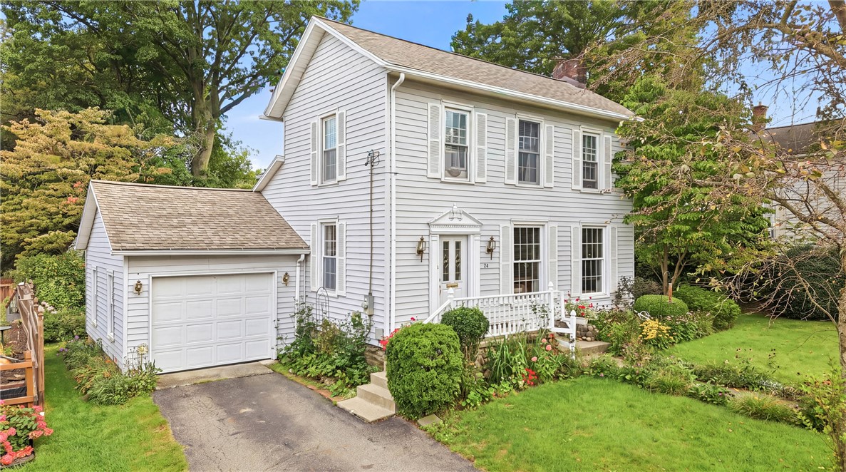 36 Chambers Avenue — photo 1