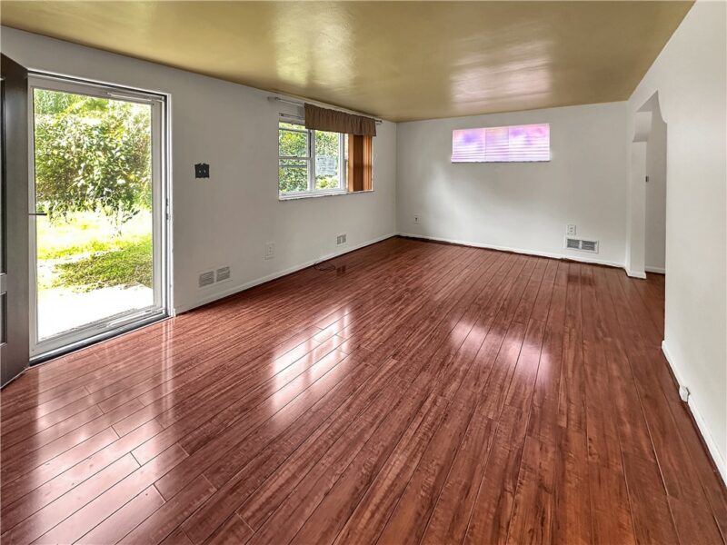 1206 Irene Ln — photo 2