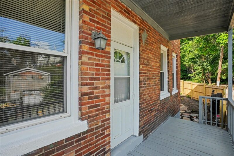 8 Marne Way — photo 2