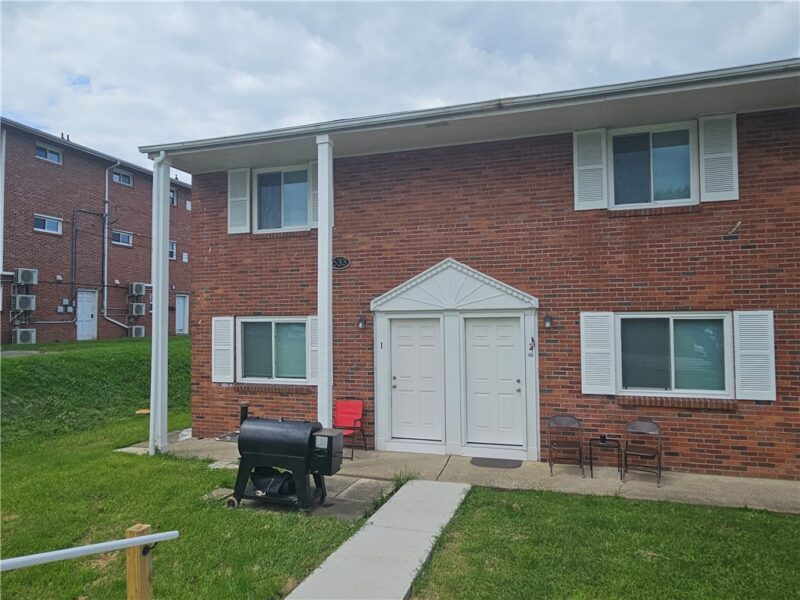 633 American St — photo 2