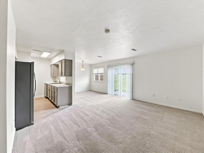 204 Stoneridge Blvd — photo 3
