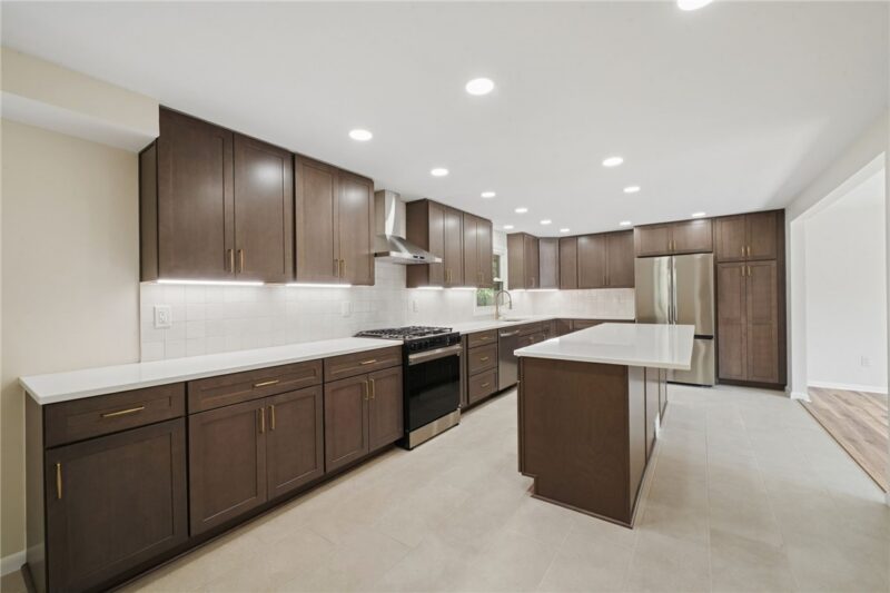 734 Heathergate Dr — photo 7