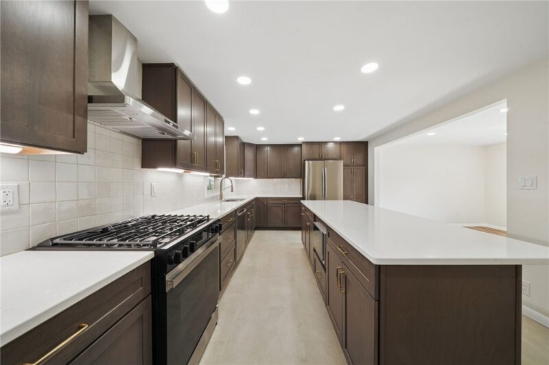 734 Heathergate Dr — photo 8