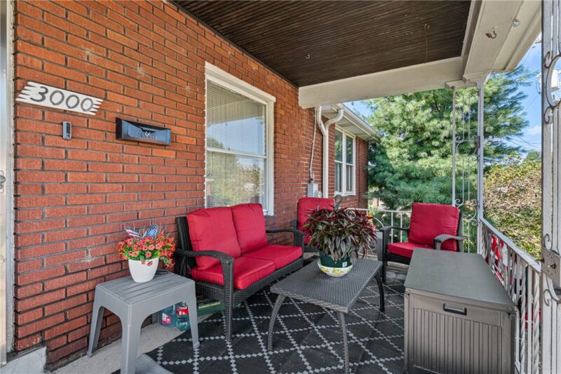 3000 Vernon Ave — photo 2