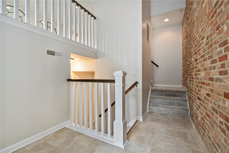 1312 Village Lane — photo 3