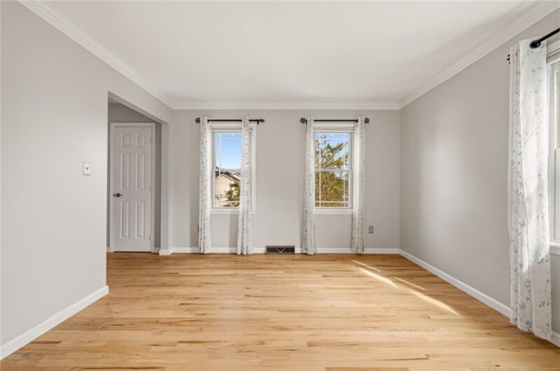 333 Warrick Dr — photo 6