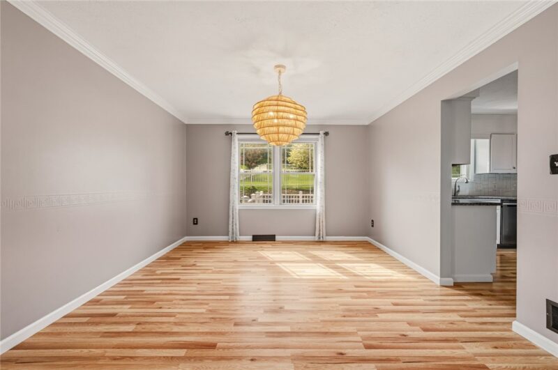 333 Warrick Dr — photo 8