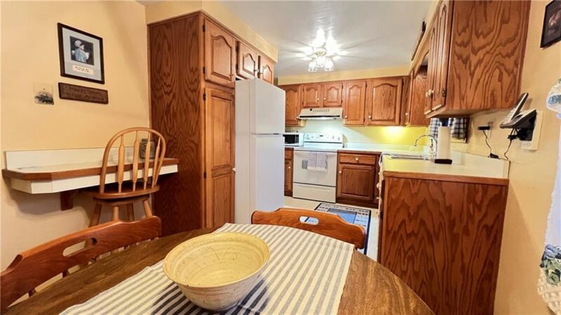 212 Pine Street — photo 2
