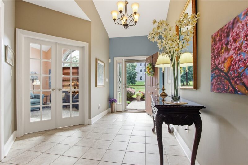 150 Green Commons Drive — photo 2