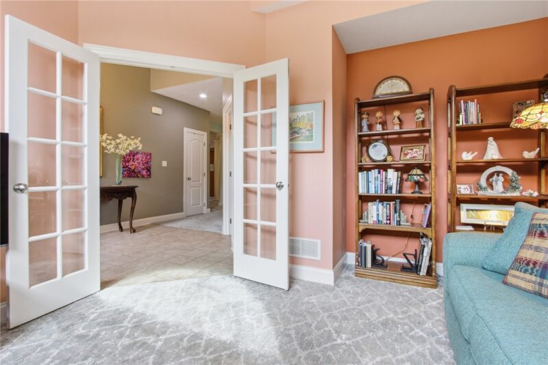150 Green Commons Drive — photo 3