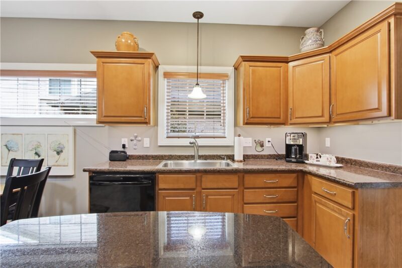 150 Green Commons Drive — photo 5